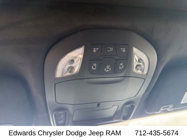 New 2027 Bright White Clear-Coat Exterior Paint Chrysler Pinnacle image 20