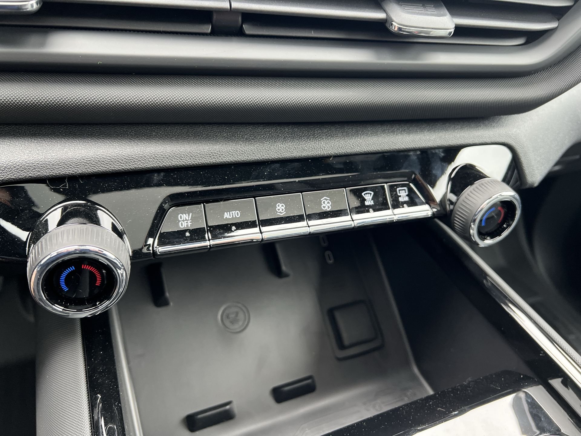 2025 Chevrolet Silverado EV LT - Photo 16