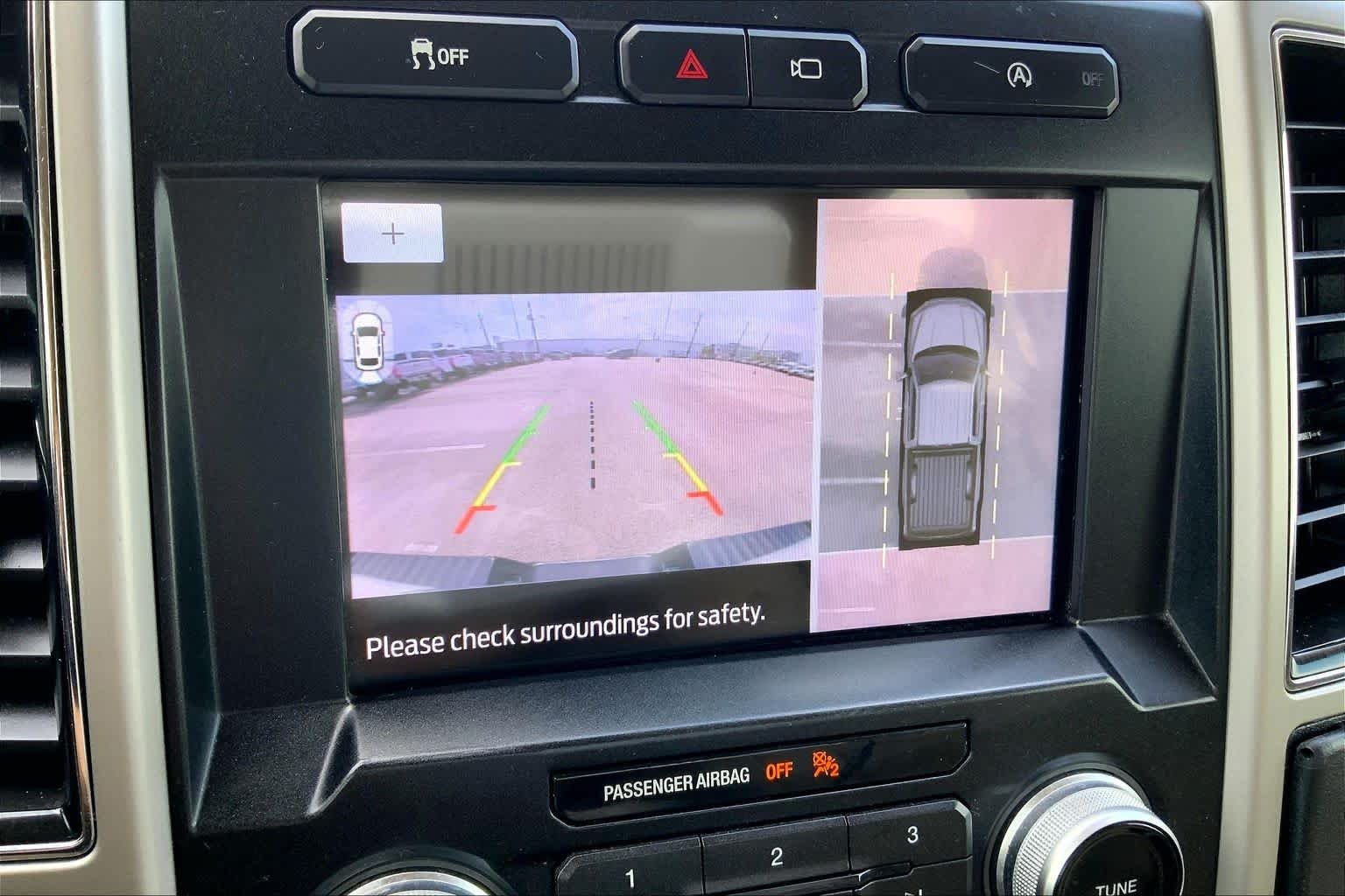 Used 2019 White Platinum Metallic Tri-Coat Ford LARIAT image 27