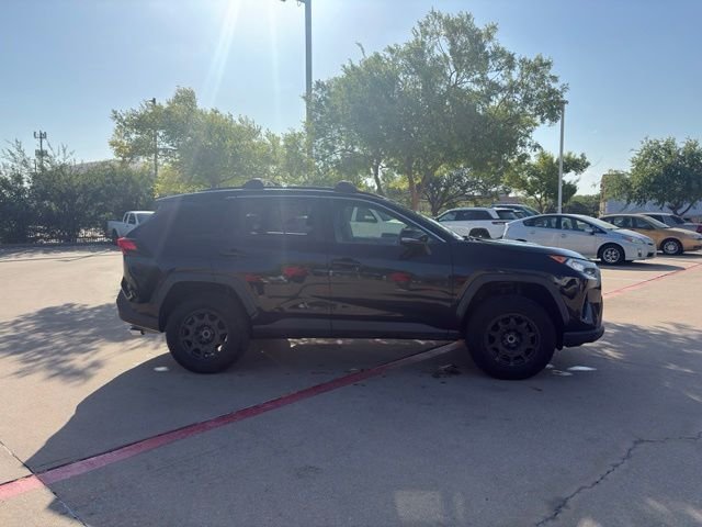 Used 2020 Black Toyota XLE Premium image 4