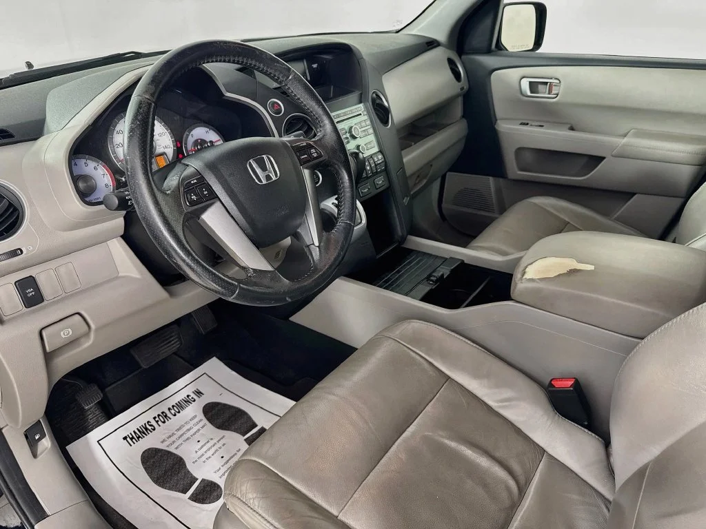 Used 2011 Crystal Black Pearl Honda EX-L image 10