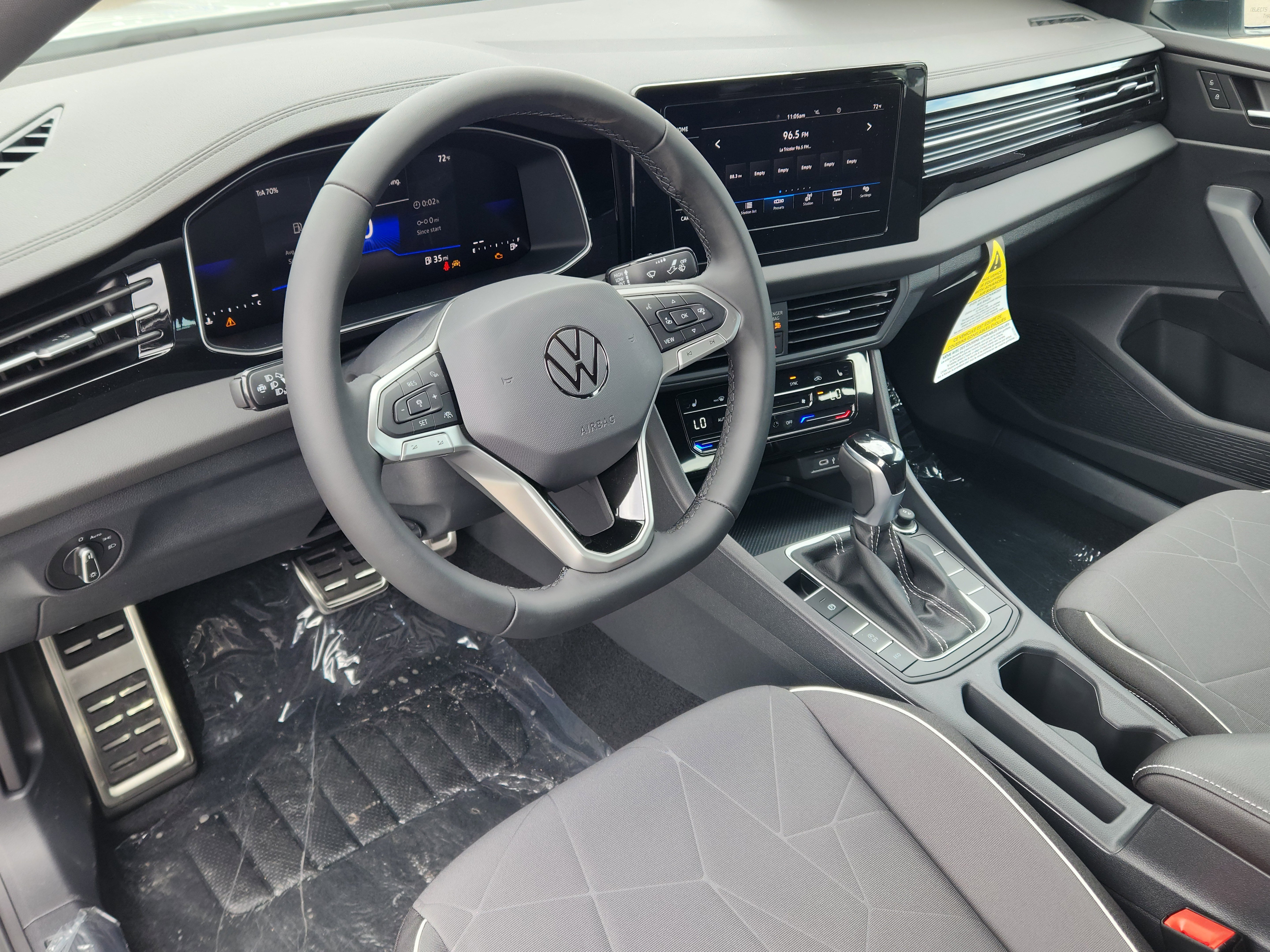 2025 Volkswagen Jetta Sport - Photo 9