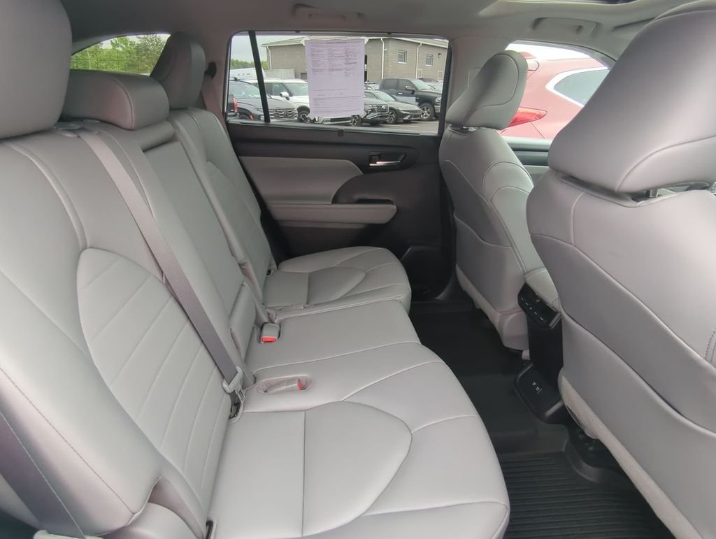 Used 2021 White Toyota XLE image 15