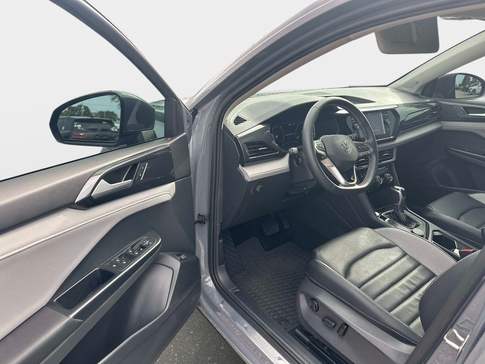 Used 2023 Gray Volkswagen SEL image 11