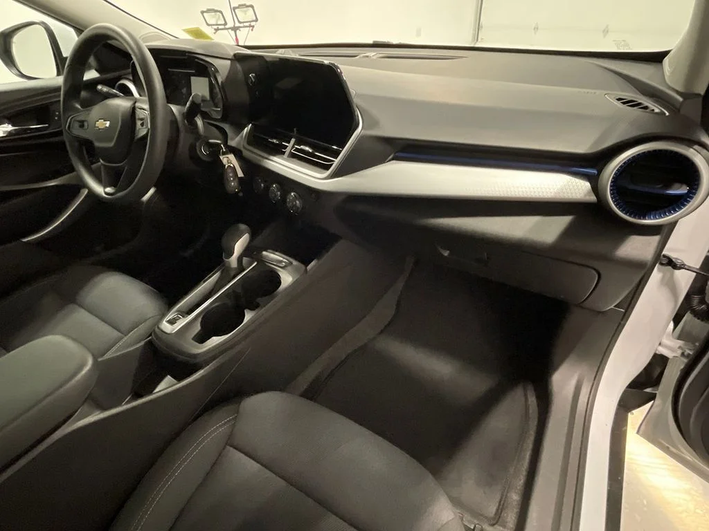Used 2024 White Chevrolet LS image 25