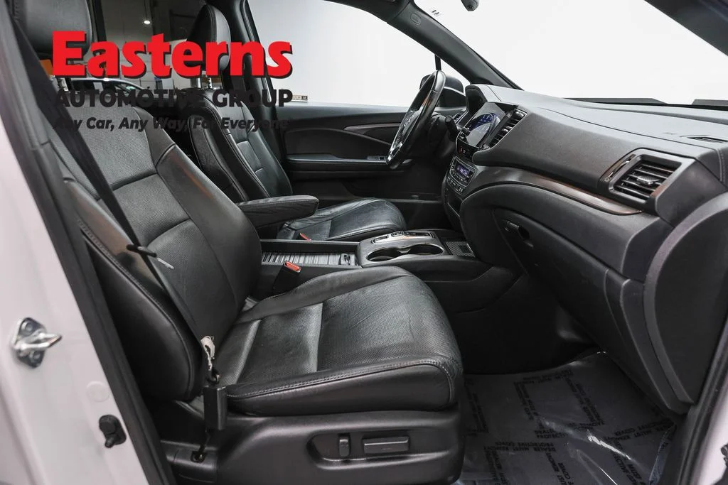 Used 2023 White Honda EX-L image 25