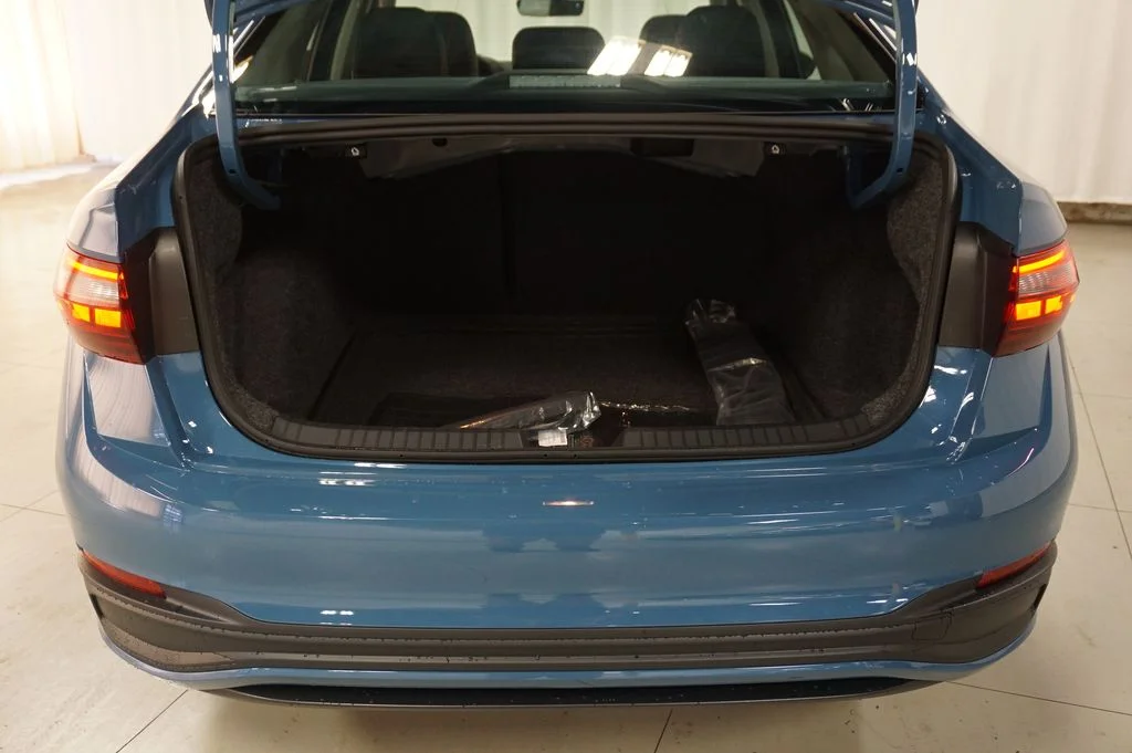 New 2026 Monterey Blue Pearl Volkswagen 1.5T SE image 24