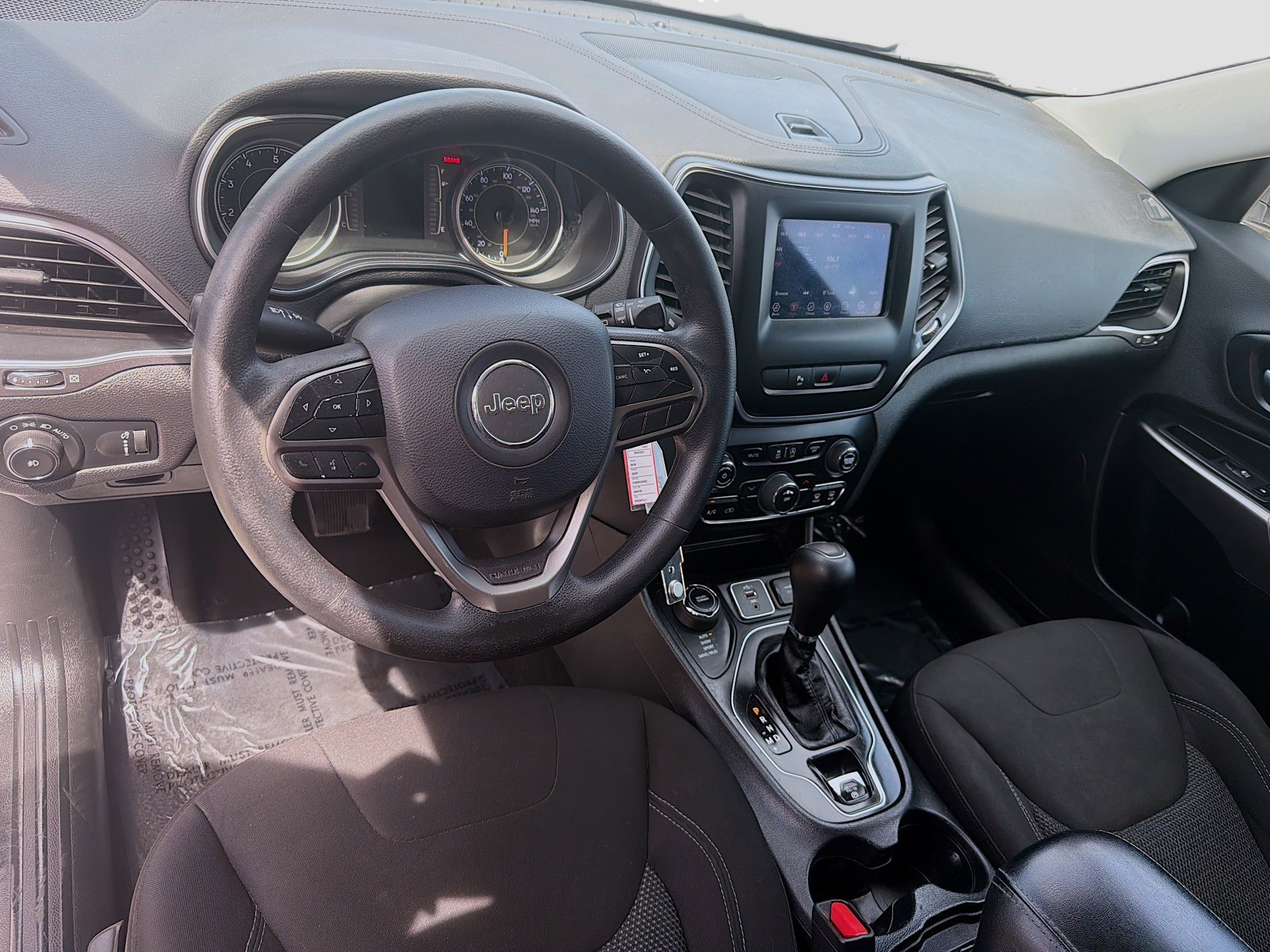Used 2019 Bright White Clearcoat Jeep Latitude image 7