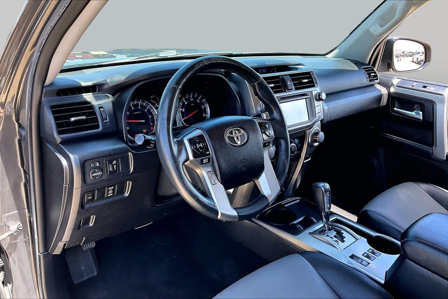 Used 2014 Magnetic Gray Metallic Toyota SR5 Premium image 15