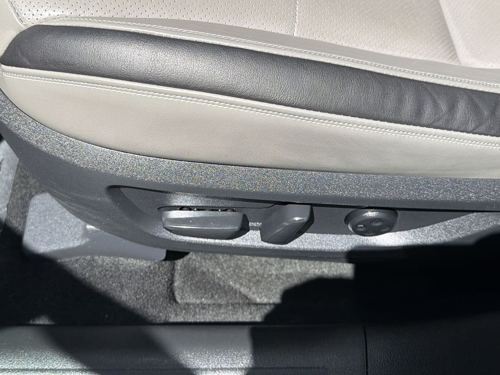 Used 2023 Slate Gray INFINITI Sensory image 14