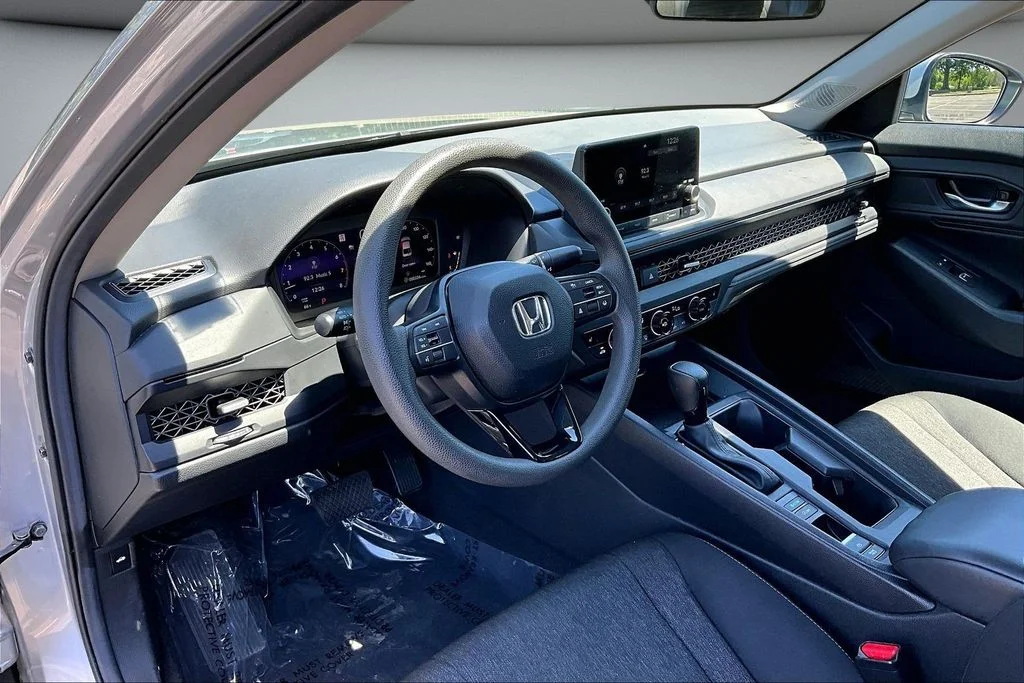 Used 2024 Meteorite Gray Metallic Honda EX image 17