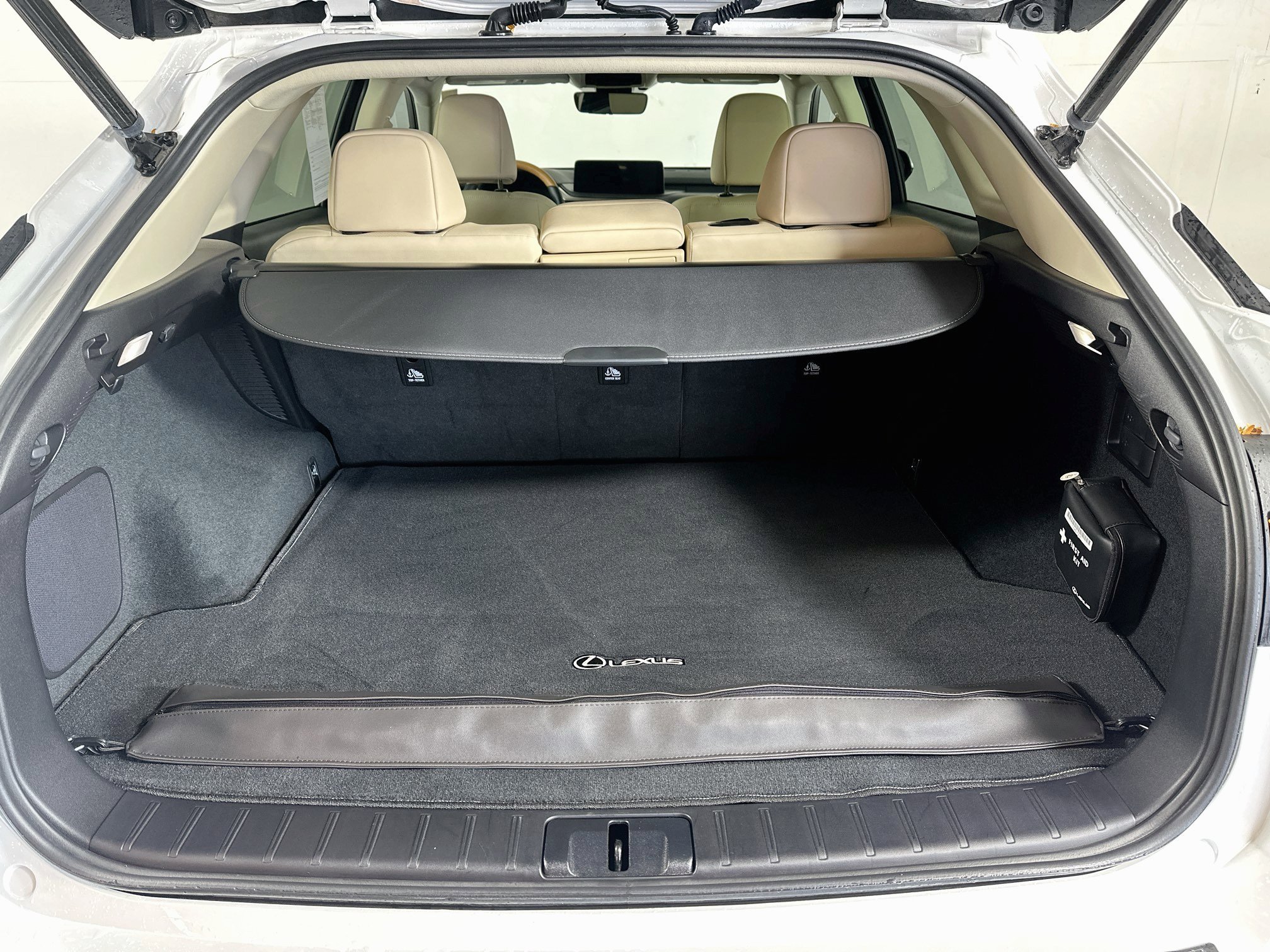 Certified Used 2021 White Pearl Lexus 450h image 26