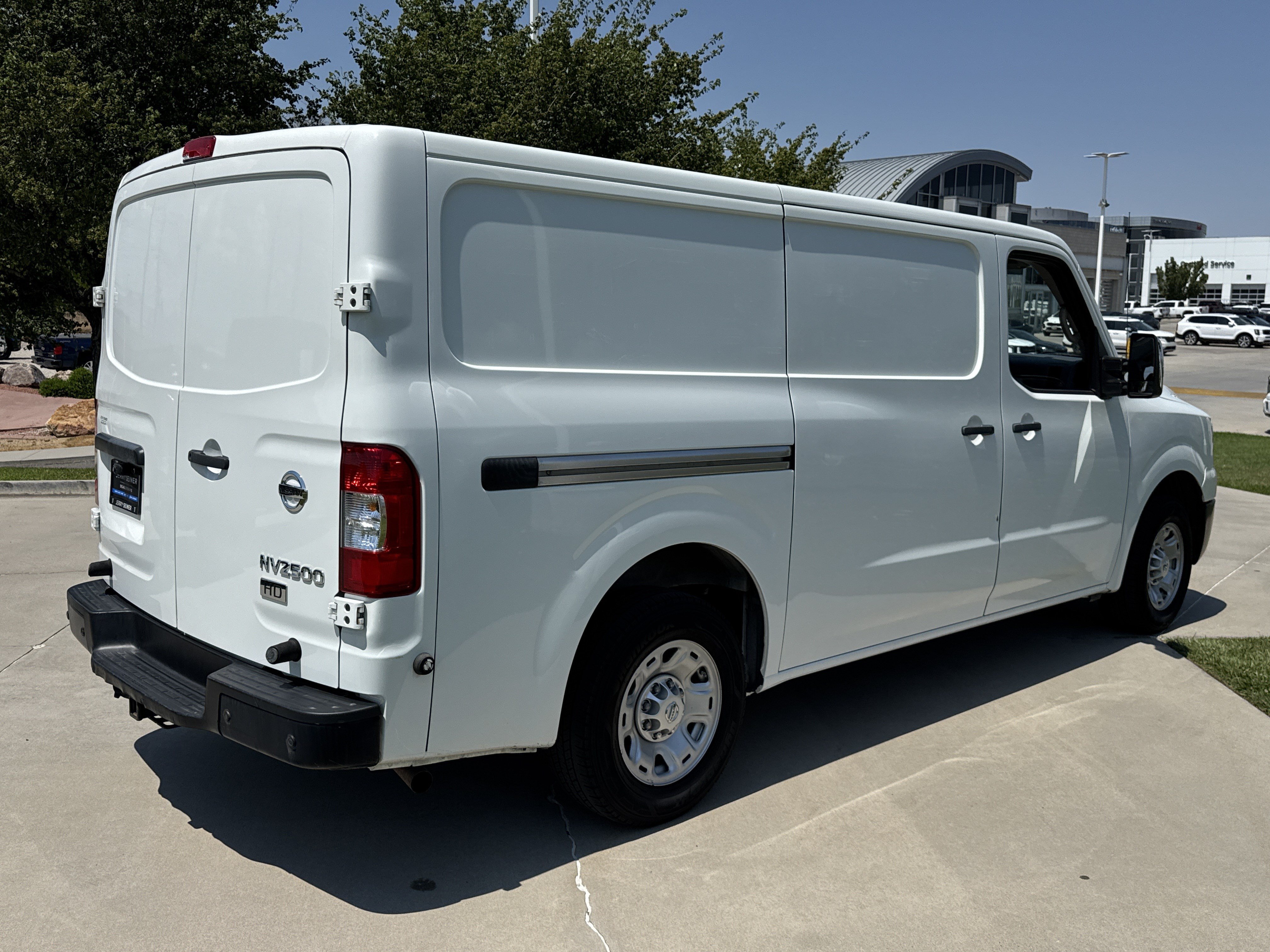 Used 2014 White Nissan SV image 5