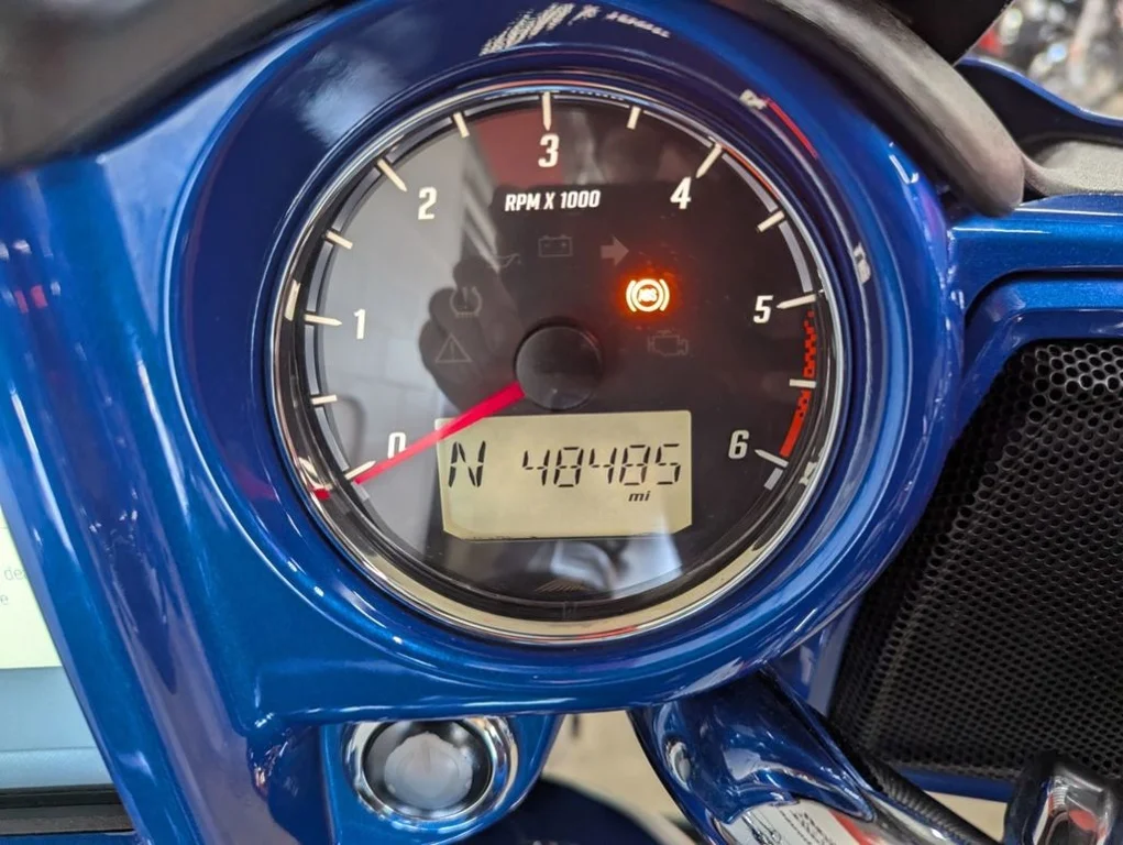 Certified Used 2018 BRILLIANT BLUE Indian Motorcycle  image 10