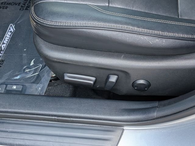Used 2015 Silver Toyota XLE image 19