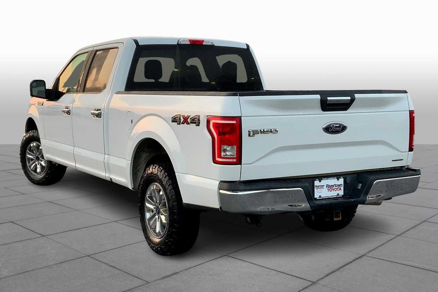 Used 2016 Oxford White Ford XLT image 12