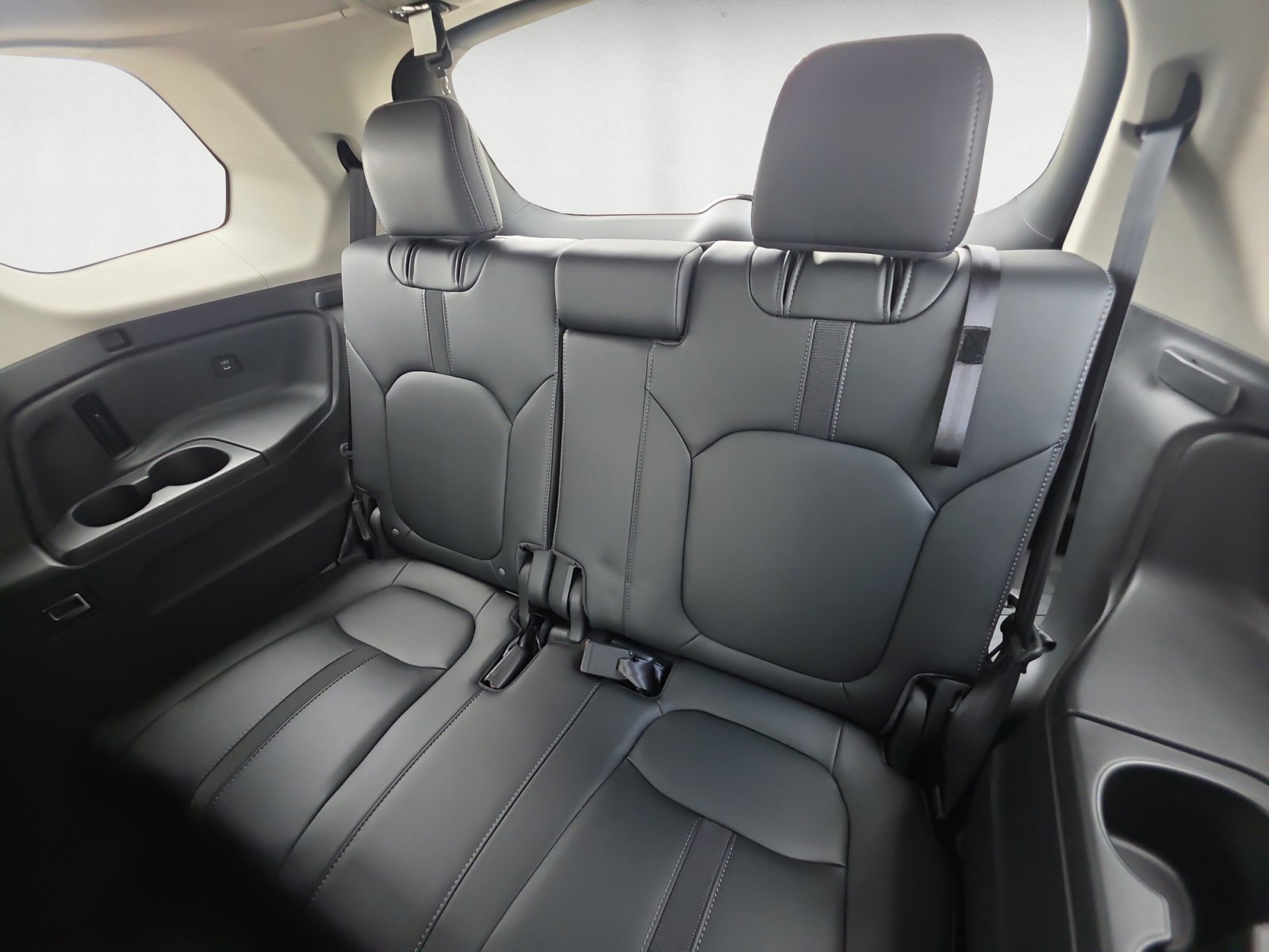 Used 2024 Modern Steel Metallic Honda EX-L 8 Passenger image 13