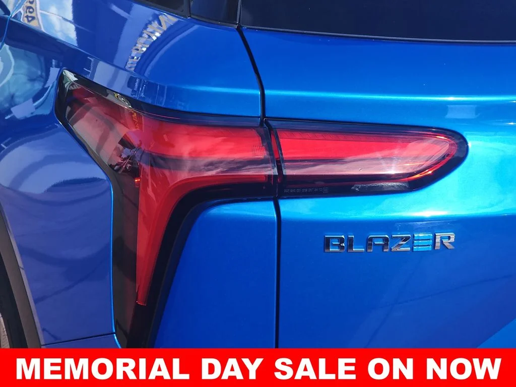 Used 2024 Blue Chevrolet LT image 40