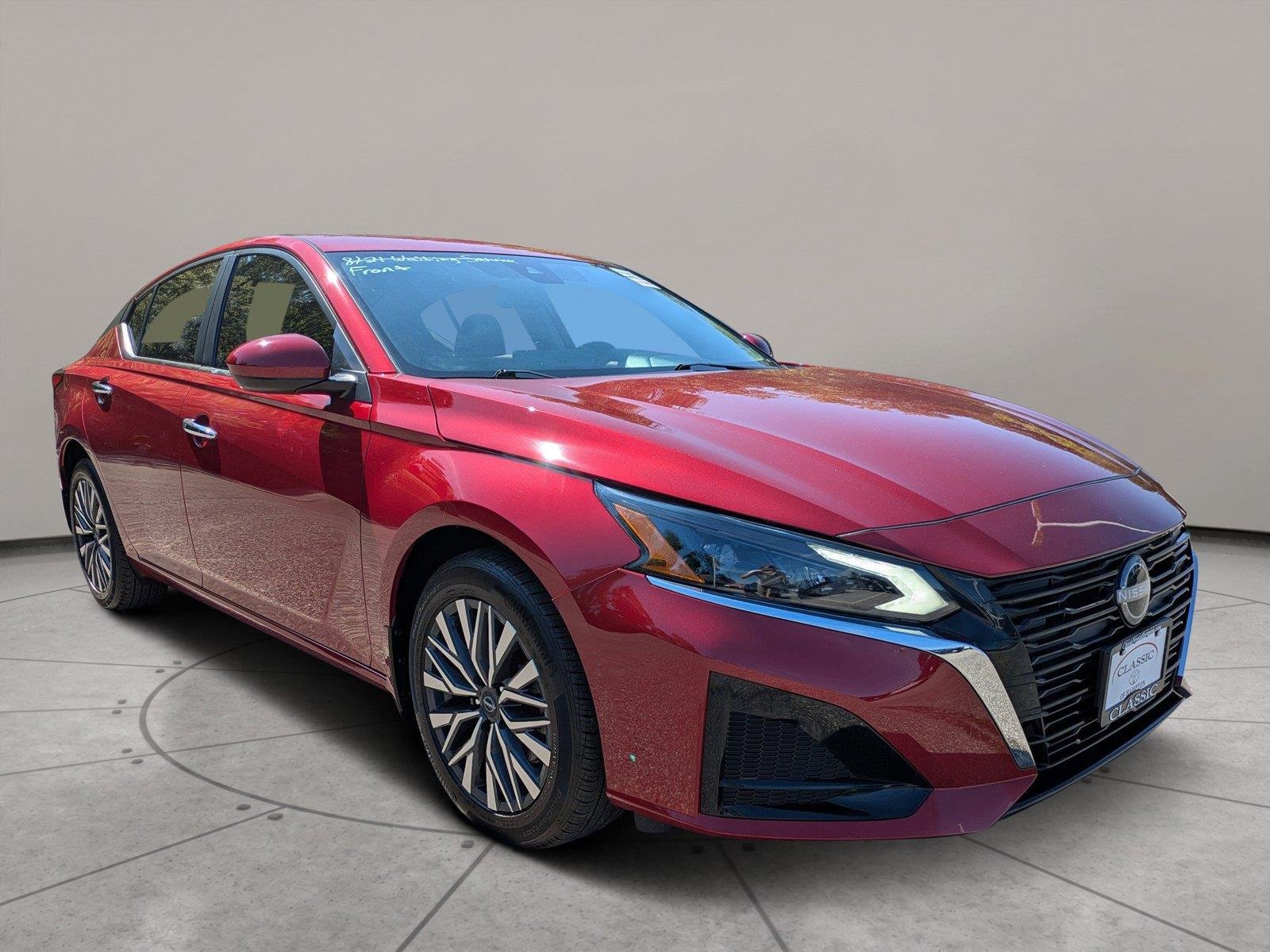 Used 2023 Scarlet Ember Tintcoat Nissan 2.5 SV image 1