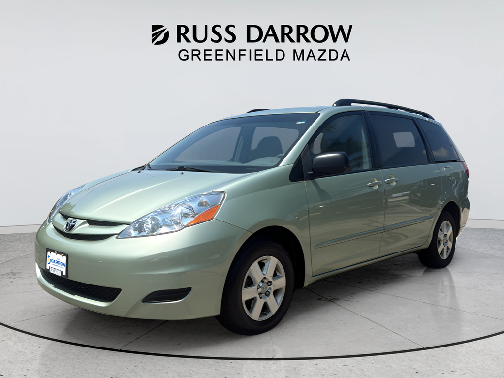 Used 2009  Toyota LE image 1