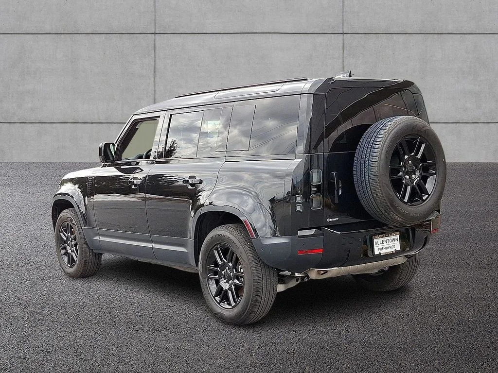 Certified Used 2026 Santorini Black Metallic Land Rover s image 6