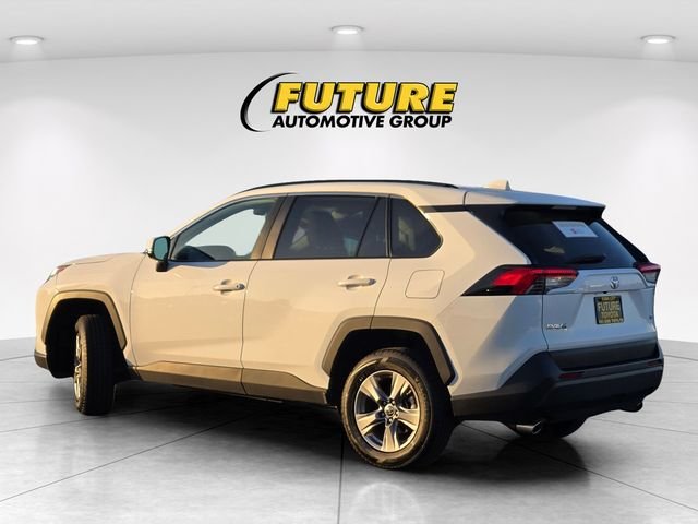 Used 2025 White Toyota XLE image 6