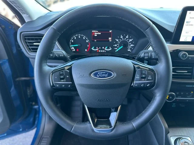 Used 2022 Blue Ford SE image 15