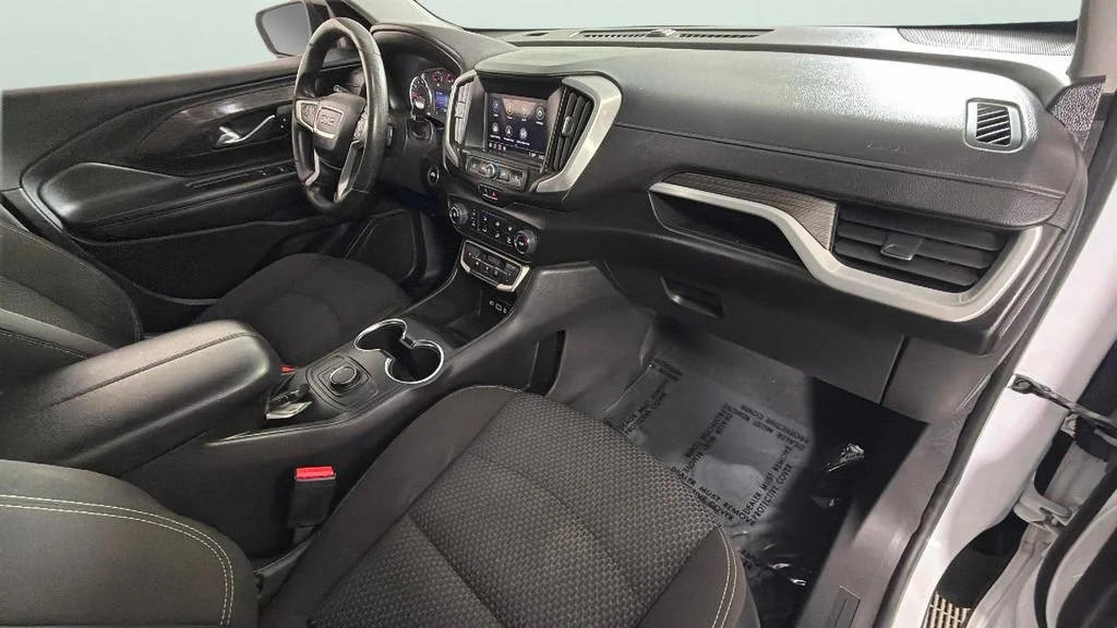 Used 2023 Summit White GMC SLE image 33