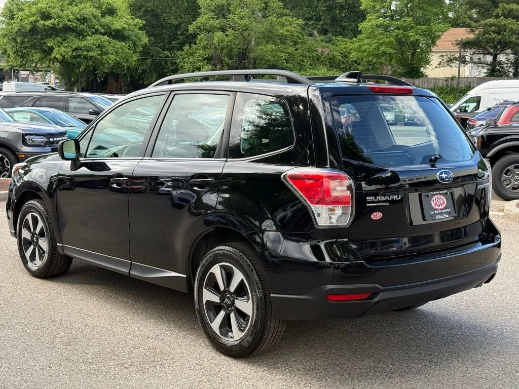 Used 2018 Black Subaru 2.5i image 10