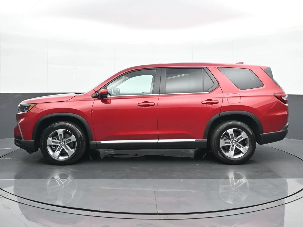 Used 2023 Red Honda EX-L image 3