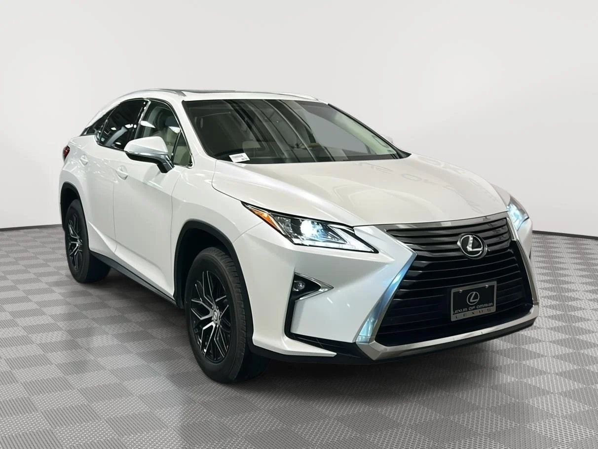 Used 2016 Eminent White Pearl Lexus Premium image 1