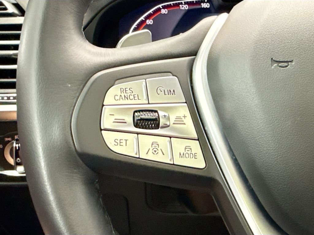 Used 2024 White BMW xDrive30i image 11