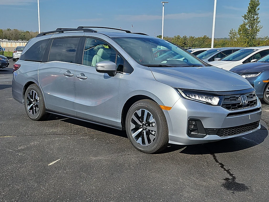 New 2027 Solar Silver Metallic Honda EX-L image 5