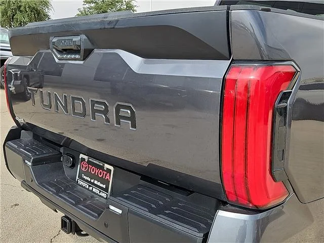 Used 2026 Magnetic Gray Metallic Toyota SR5 4x4 CrewMax 5.5 ft. box 145.7 in. WB image 7