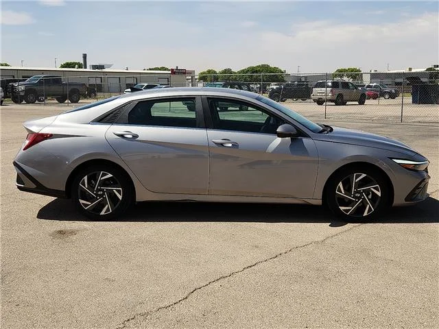 Used 2025 Gray Hyundai Limited (IVT) image 5