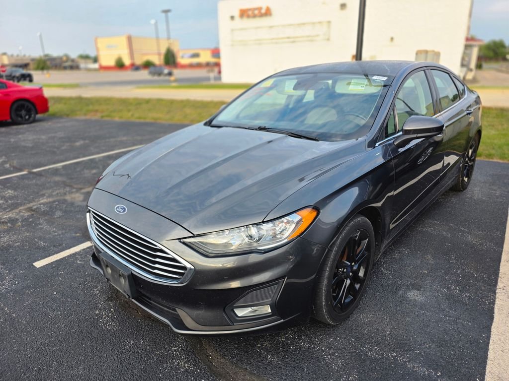 Used 2020 Magnetic Ford SE image 2