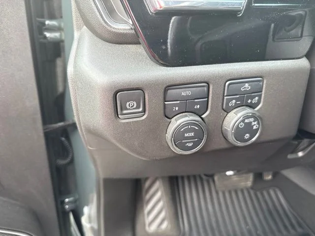 Used 2025 Gray Chevrolet LT image 27