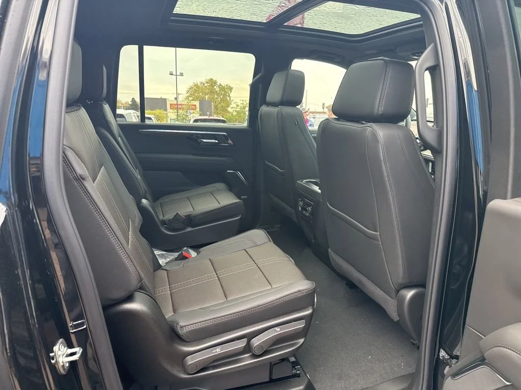 2026 Chevrolet Suburban High Country - Photo 36