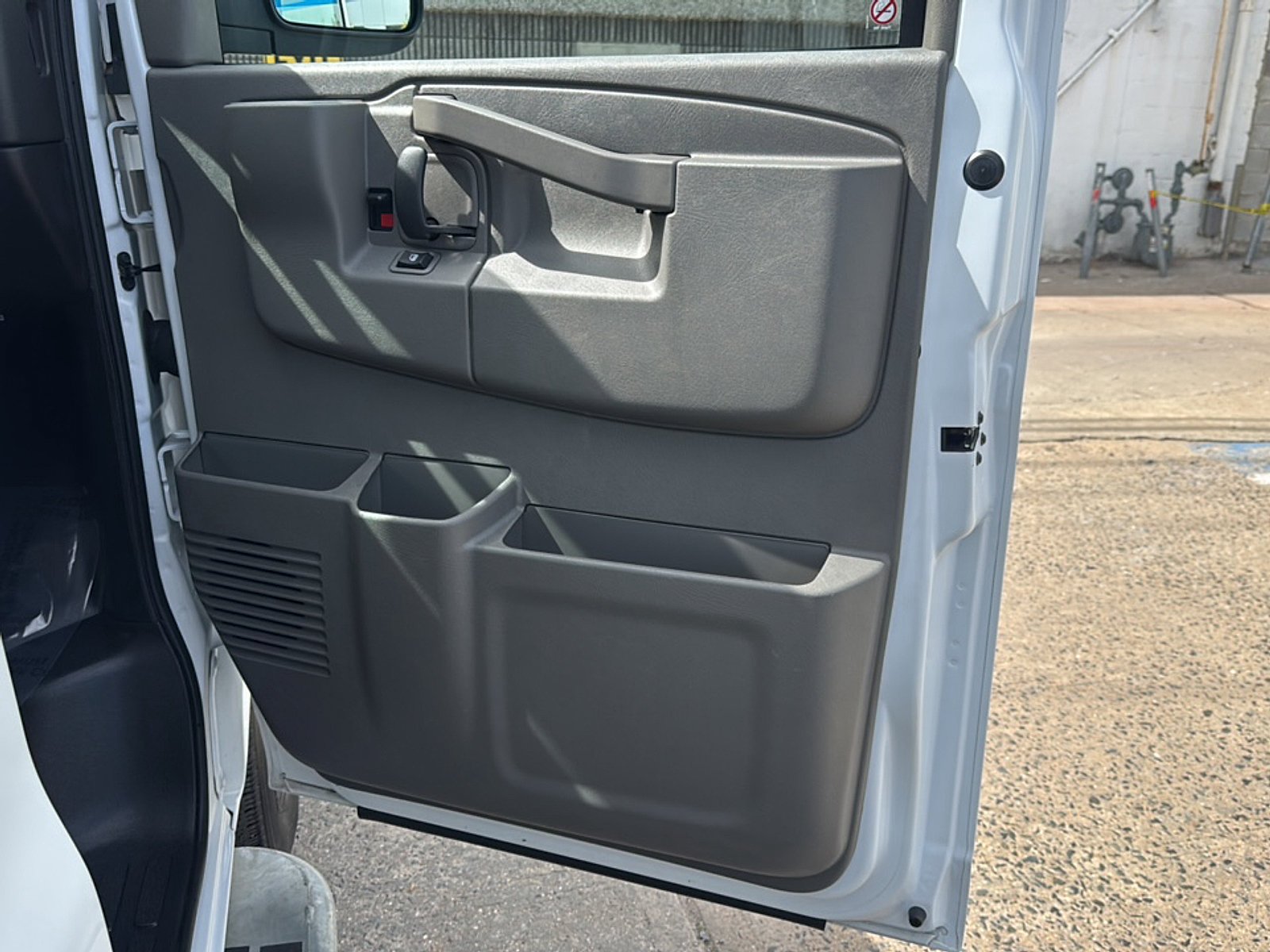 2025 Chevrolet Express Cargo Work Van - Photo 17