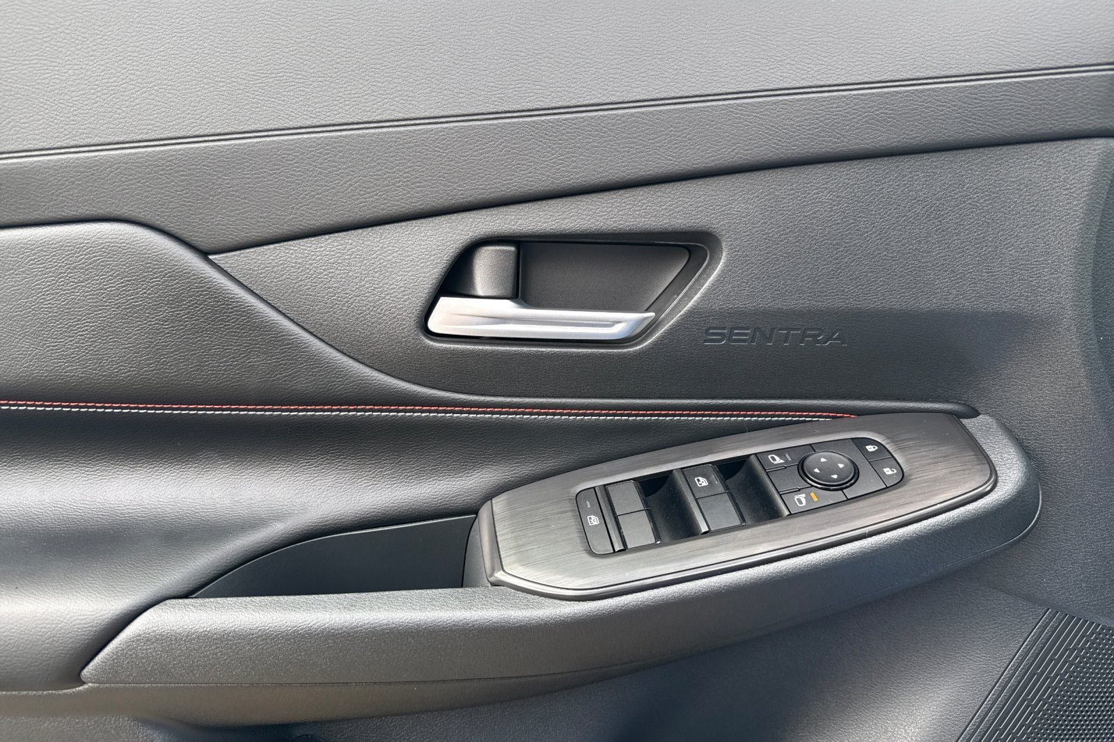 New 2026 Bluestone Pearl/Super Black Nissan SR image 7