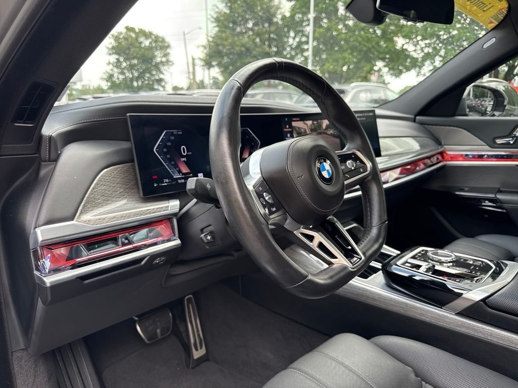 2025 BMW 7 Series 740i - Photo 12