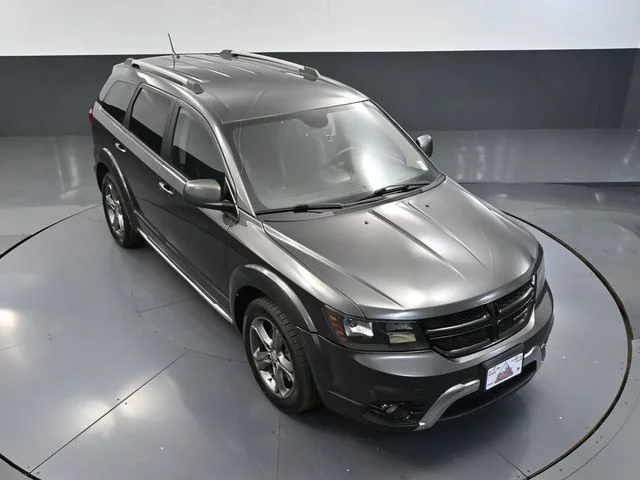 Used 2017 Gray Dodge Crossroad image 56