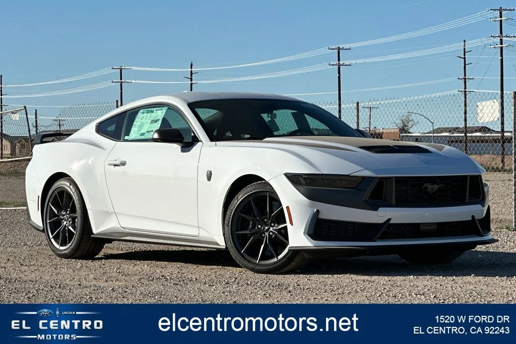 2026 Ford Mustang Dark Horse's photo
