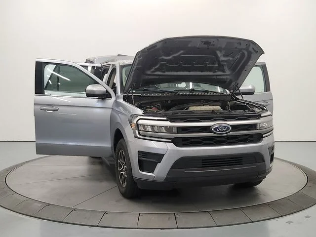 Used 2024 Silver Ford XLT image 11
