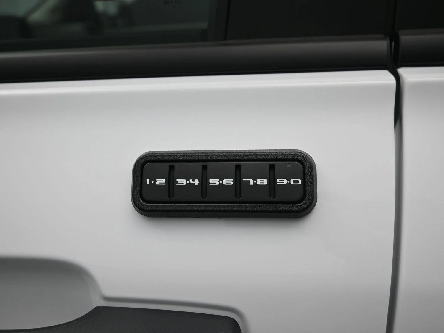 New 2025 Oxford White Ford XL image 14