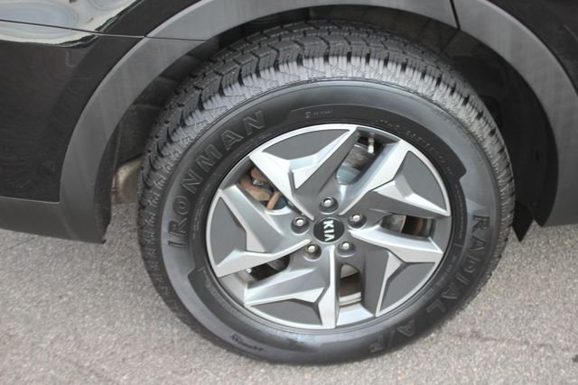 Used 2021 Black Kia S image 36