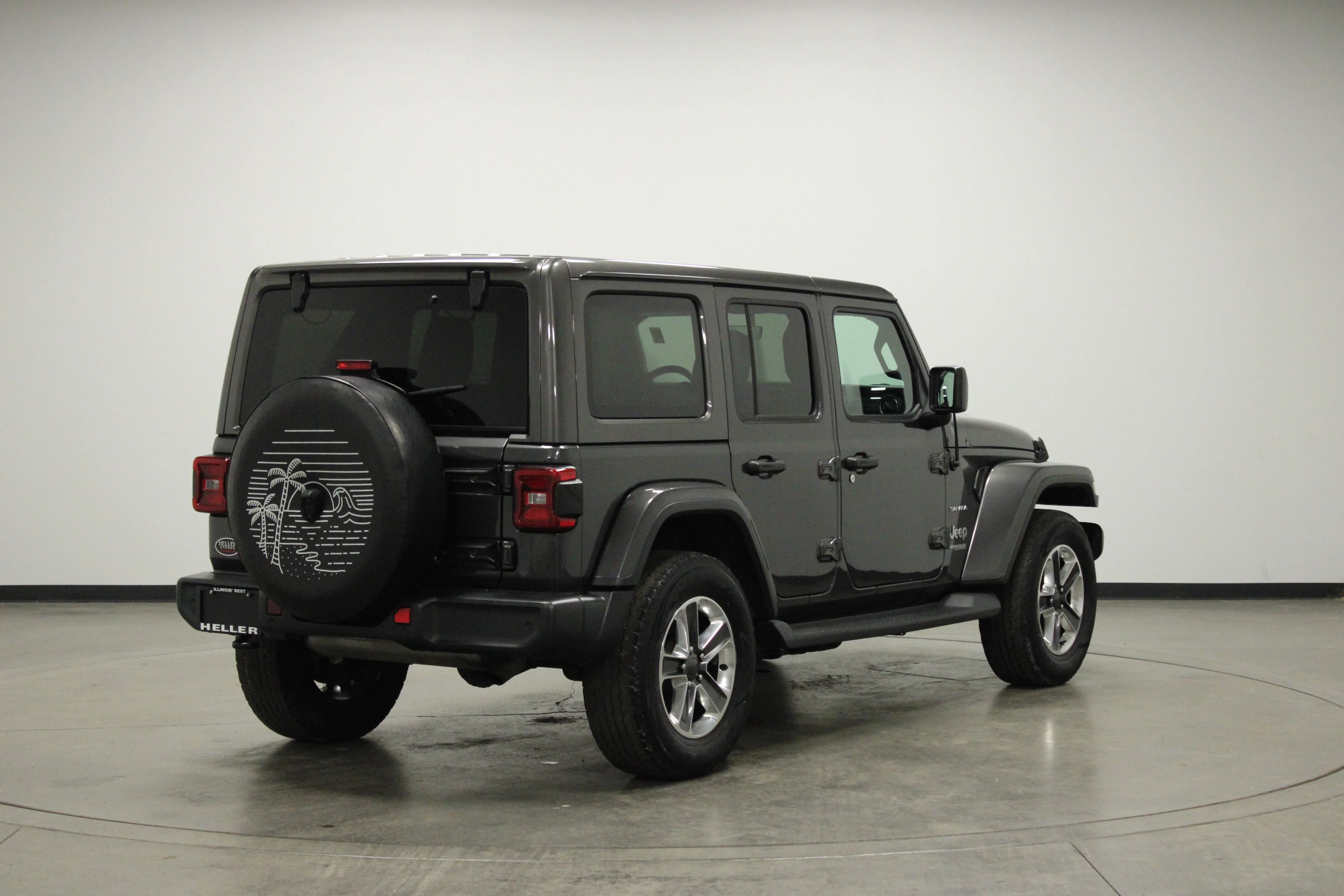 Used 2021 Granite Crystal Metallic Clearcoat Jeep Sahara image 8