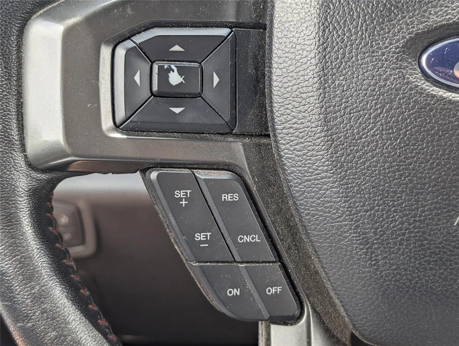 Used 2016 Magnetic Metallic Ford XLT image 27