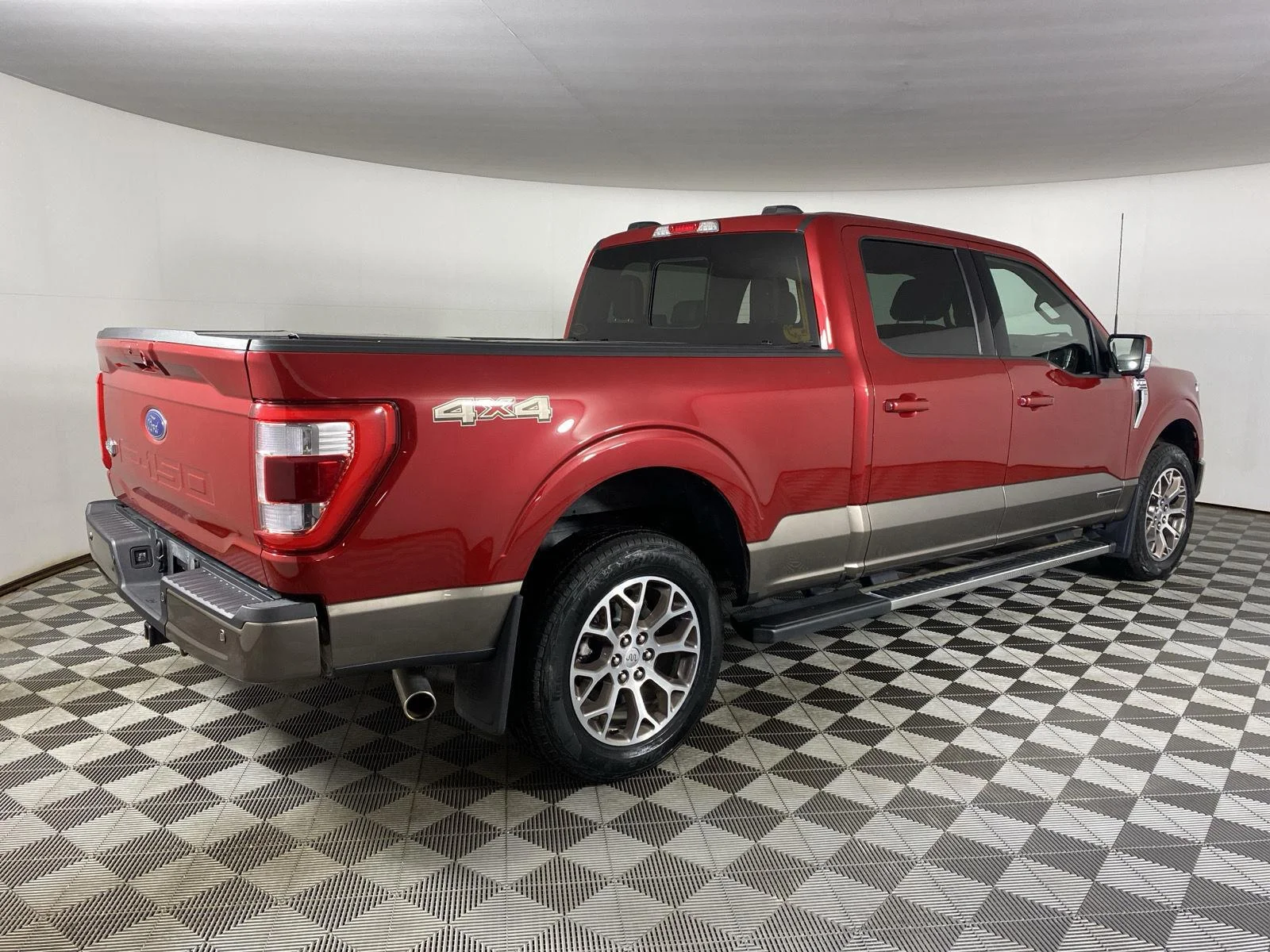 Used 2023 Rapid Red Metallic Tinted Clearcoat/Stone Gray Ford King Ranch image 10