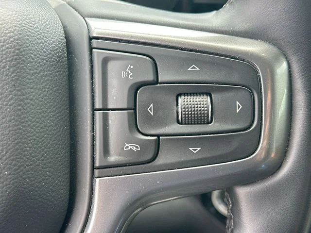 Used 2025 White Chevrolet LT image 42